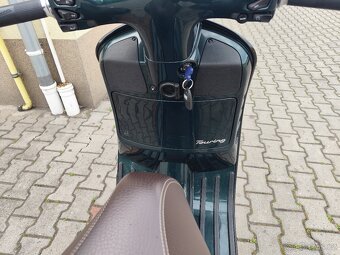 Vespa GTS 300 Touring - 11