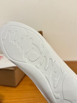 CHRISTIAN LOUBOUTIN - 11