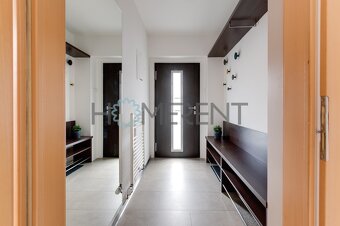 Pronájem rodinného domu 4+1, 140m² terasa, garáž, sklep - Pr - 11
