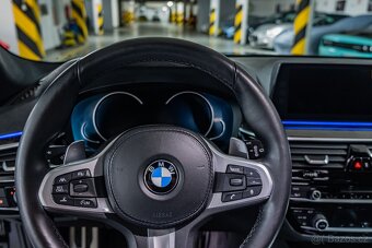 BMW M550d xDrive Touring, M-Technic, HUD, dověry... - 11