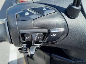 Piaggio Beverly 300 HPE, 2023, 6000km, TOP stav - 11