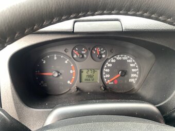 FORD TRANSIT 2,2 TDCi 74 kW 280 SWB KOMBI 6MÍST - 11