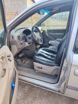 Chrysler Grand Voyager - 11