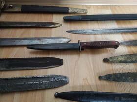 Hromada vojensk´ých bodáků,tesáků a nožů - 11