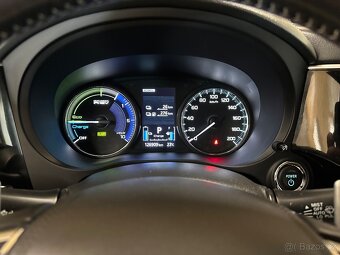 Mitsubishi Outlander 2.4i 4WD PHEV Business Edition - 11