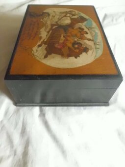 Unikátní Starožitná Vyřezávaná Truhlička - MIKOLÁŠ ALEŠ - 11