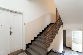Nabízíme nový designový 4+KK po rekonstrukci – prostorný, sv - 11