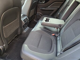 Jaguar F-Pace 3.0 D V6 AWD,R- SPORT - 11