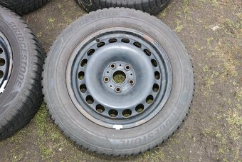 Plechový disk VW Škoda zimní pneu Bridgestone 215/60 R16 - 11