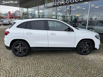 Mercedes-Benz GLA - 11