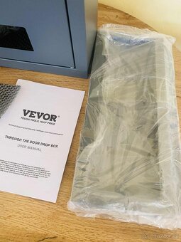 Poštovní schránka s číselným zámkem s instalací skrz dveře - 11