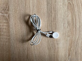 Apple Watch 7 45 mm s příslušenstvím - 11