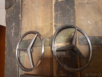 Prodám na Mercedes w123 w124 zadni kufrovou listů motoru - - 11