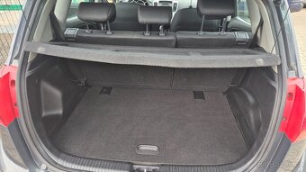 Kia Venga 1.6 i - 11
