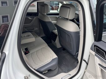 VW Touareg 3,0 TDi 4x4, 1. maj,ČR,serviska, DPH, záruka - 11