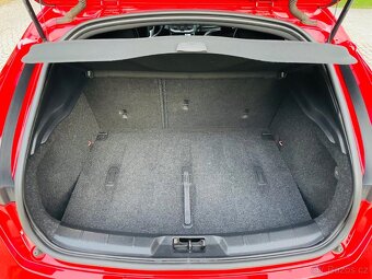 Volvo V40 1.6i T3 110KW MANUÁL R-DESIGN KAMERA SERVISKA - 11