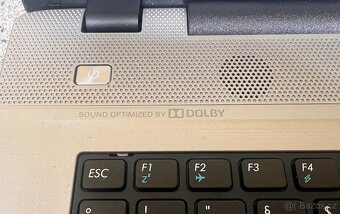 Medion Akoya / Intel i3-6100U / 8GB RAM / 256GB SSD / 17.3" - 11