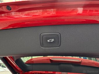 MG EHS PHEV Luxury 1.5 190kW AUT. 75tkm Panorama Kam 360° - 11