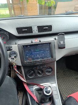 Volkswagen Passat - 11