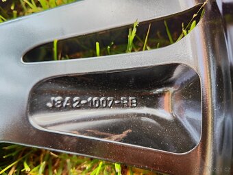 1 kus zánovní disk Range Rover Velar r22 5x108 - 11