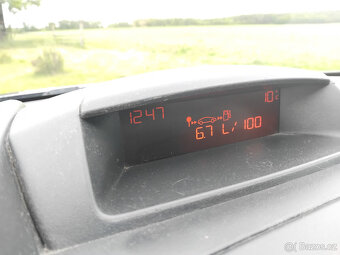 Peugeot Partner 1,6HDI 68kw 7 míst - 11