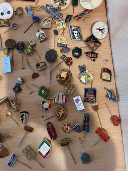 Různé druhy odznaků - 11