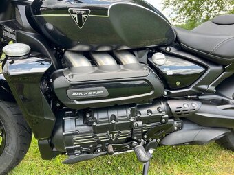 Triumph Rocket 3 R STORM 2024 - 11