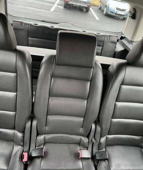 Volkswagen Touran - 11