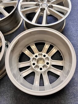 5x114,3 R16 Originál alu Toyota Auris / Avensis - ET 45 - 11