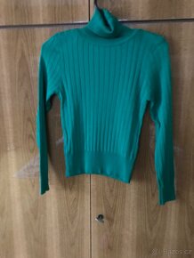 Ds.a ps. tricka a svetry, kosile, plavky ,tepla sala - 11