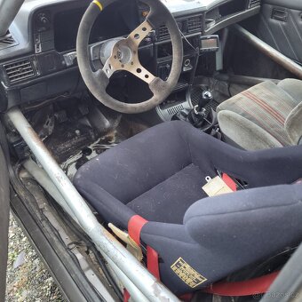 Opel Kadett GSI 16v - 11