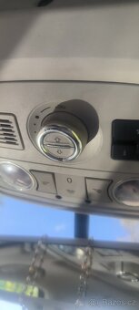 Volkswagen Touran R.V.2011 2.0.TDI 103 KW - 11