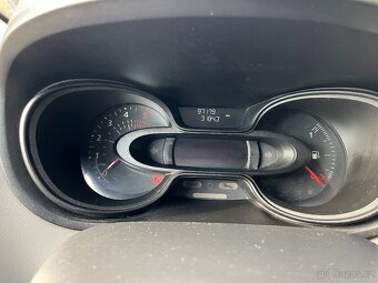Renault Trafic 2.0 dci - 11