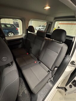 VW Caddy Maxi 2.0 tdi, r. 2017, 7 míst - 11