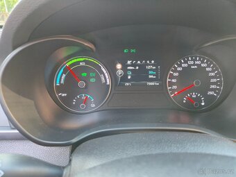 Kia Optima Hybrid - 11