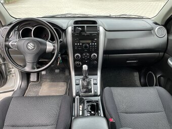 Suzuki Grand Vitara 2.0 JLX - 11