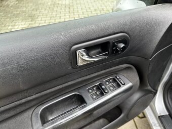 Volkswagen Golf IV 1.6 77kW ALU kola Klima Tažné Nová STK - 11