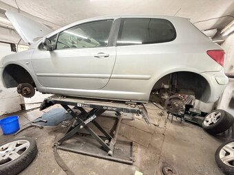 Peugeot 307 SPORT 2.0 HDI 79kw Nová STK,vzácný model - 11