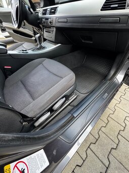 BMW E91, r.v. 2008 – po servisu, STK 1/26, alu 17” - 11