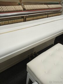 Bílé piano, pianino, klavír Petrof - 11