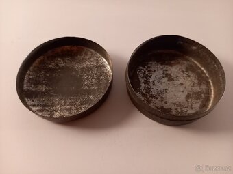 Staré plechové krabičky - 11