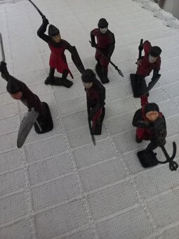Středověké figurky - starší kusy - 11