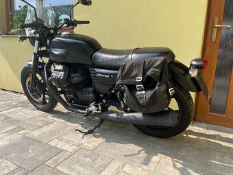 Moto Guzzi V7 III Stone - 11
