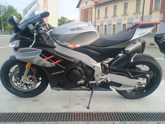 Aprilia RSV4 1100RR 2023 160kw - 11