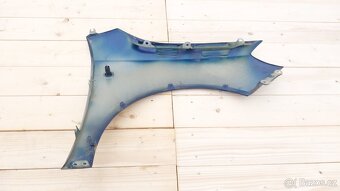 Škoda Fabia 2 , Roomster – Blatník levý přední modrý - 11