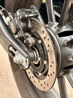 Triumph Scrambler 400 X - 11