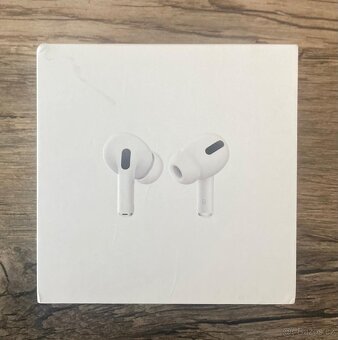 Apple AirPods Pro - 11