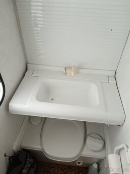 Prodám karavan GRUAU A4008 DE LUXE + velký zimní předstan - 11