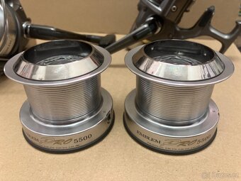 2 navijáky Daiwa Emblem Pro 5500 - 11