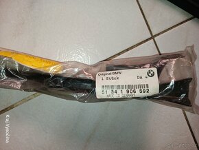 BMW E30 - filtrbox, hadice, znaky, střešní lišta - 6 vál - 11